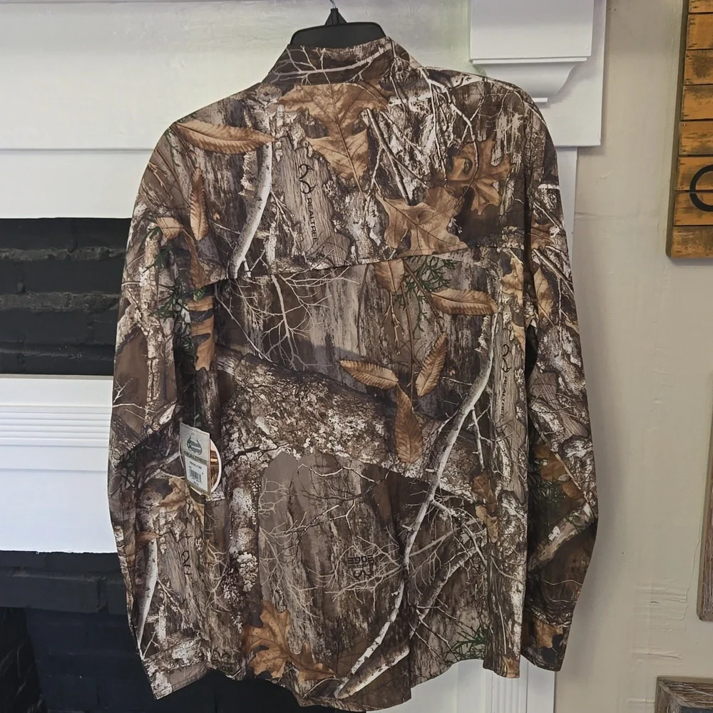 Realtree Fishing camouflage long sleeve shirt - Picture 10 of 10